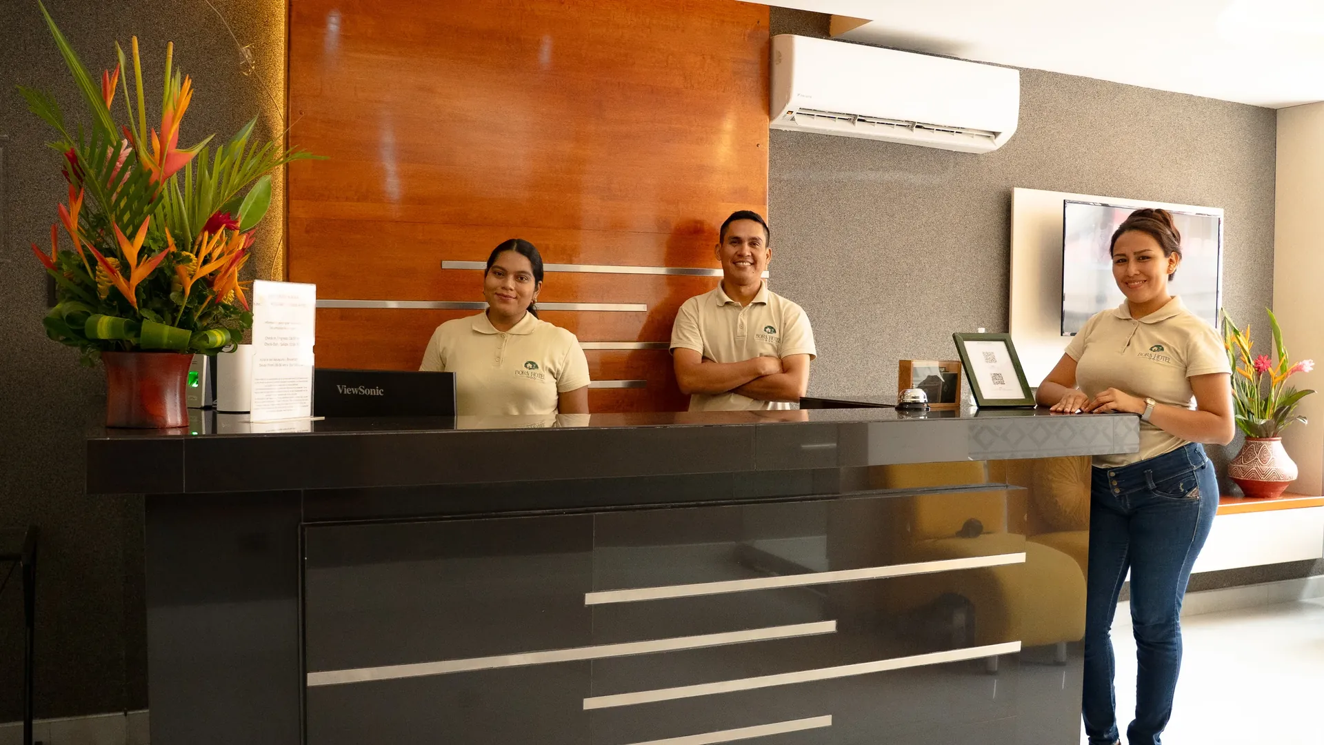 Personal de recepción - 博拉酒店伊基托斯